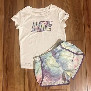 Nike Girls' Tee & Sprinter Short 2 Piece Set Sz. 4